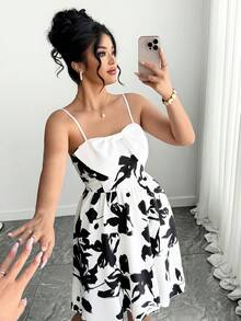 Elenzga 大码花卉拼接针织缎面连衣裙，饰有蝴蝶结，A字型腰线可调节细肩带及膝连衣裙，优雅百搭，适合通勤、外出、约会、派对、度假等场合。 - 黑與白 - 查看 3