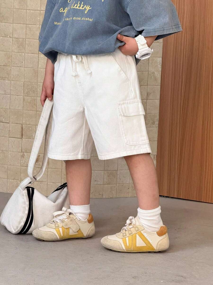 SHEIN 男婴/幼儿男童都市街头潮流水洗复古猫须宽松百慕大蓝牛仔长款短裤,百搭休闲,适合男婴春夏服装、幼儿男童街头服饰、乡村风服装、海滩度假装扮。 - 白色 - 查看 1