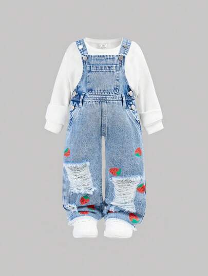 SHEIN 女婴牛仔背带裤/连体裤，新款Y2K休闲蓝色牛仔背带裤，饰有可爱草莓图案，做旧设计，活泼灵动，适合春夏穿着，柔软舒适的牛仔棉面料，时尚女孩必备单品，完美适用于户外活动、日常穿着、拍照、通勤、派对等场合，2026新款上市