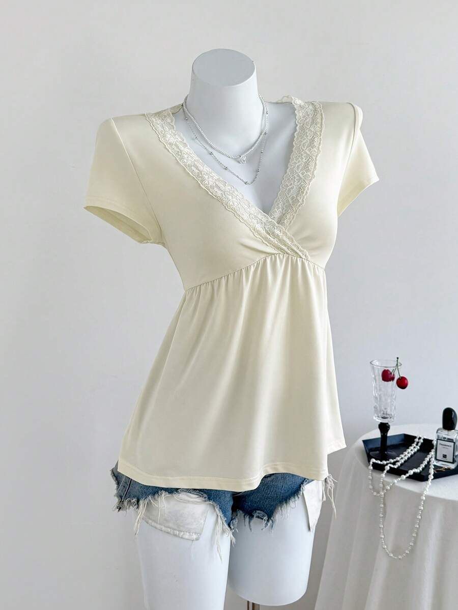 Elamini Áo thun nữ màu mơ cổ chữ V viền ren ôm dáng thoải mái đa năng, thích hợp cho mùa xuân/hè. - Màu be - Xem 1