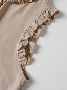 GlowEve CURVE 大码女式无袖优雅木耳荷叶装饰上衣，夏季度假装，通勤装 - 卡其色 - 查看 4