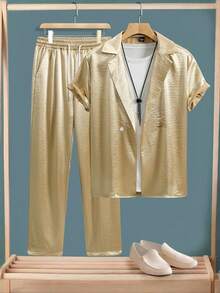 Manfinity CasualCool Conjunto de camisa de manga corta con botones de unicolor y pantalones largos con cordón en la cintura para hombre - Dorado - Ver 7