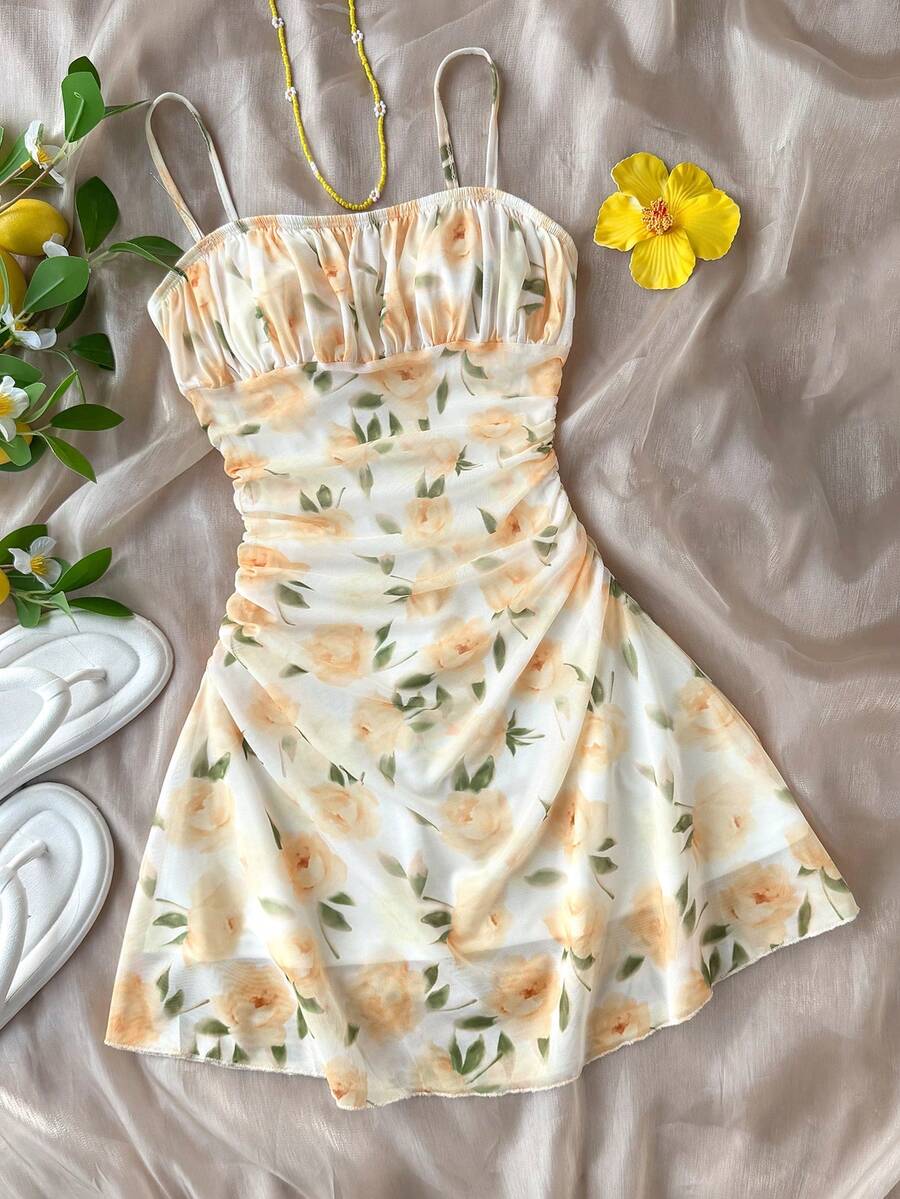 SHEIN 少女碎花荷叶边休闲吊带连衣裙，适合海滩度假 - 黃色 - 查看 1