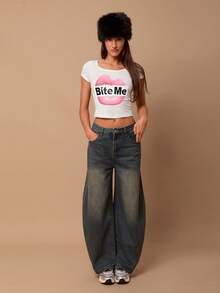 SURIMA Casual Minimalist Pattern Scoop Neck Raglan Sleeve Black Fitted Women T-Shirt, Graphic Tees Women Slim Fit, Graphic Tees Women Crop, Cute Tees - White - View 3