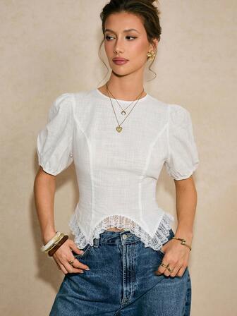 Poéselle 女士休闲日常通勤泡泡袖撞色蕾丝不对称下摆修身衬衫，夏季