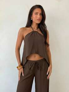 Aloruh Bộ đồ 2 món gồm áo hai dây hở lưng và quần dài rộng màu kaki dáng suông dành cho nữ, với khóa kim loại trang trí. - Màu Khaki - Xem 5