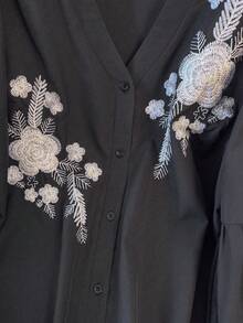 GlowEve CURVE 大码女式宽松休闲V领长袖弹力袖口优雅衬衫，春秋季 - 杏色 - 查看 4