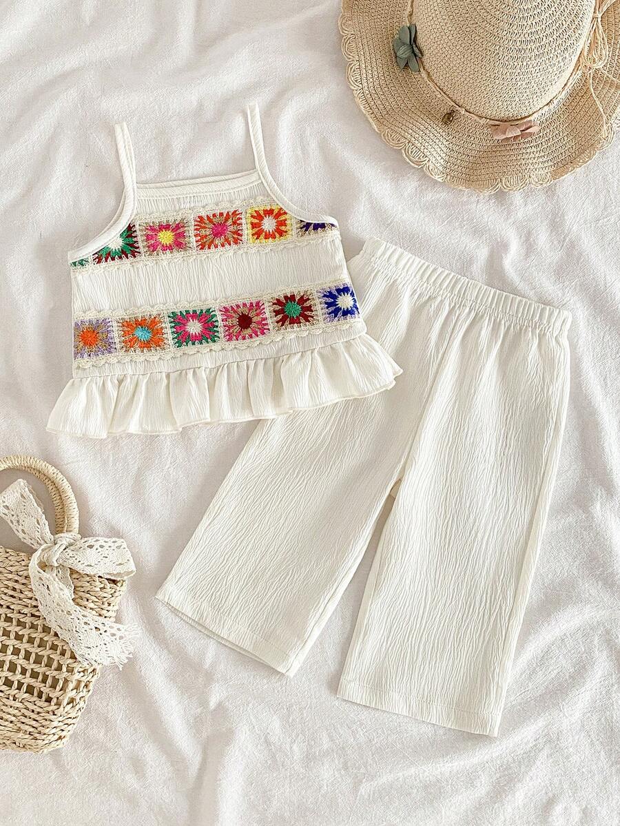 SHEIN Vintaside Kids 两件套女婴套装，包括一件钩针花卉图案背心和一条舒适长裤，优雅的韩欧风格，百搭实用，是新款夏季时尚童装，适合婴幼儿、女童，也适合外出、节日、派对、度假等场合。 - 杏色 - 查看 1