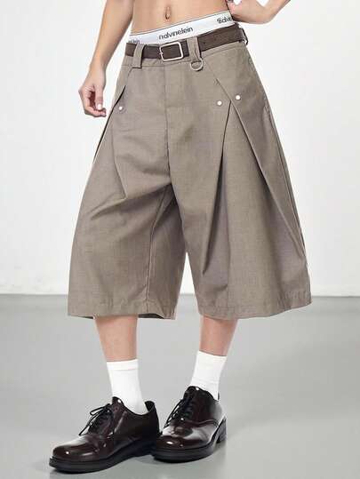 TOKVUE 男士休闲褶皱铆钉宽松短裤，适合日常休闲、周末外出、朋友聚会、旅行及其他轻松的社交活动。这款短裤是男士衣橱中不可或缺的百搭单品，也是送给男友或丈夫的绝佳礼物。春夏皆宜，适合度假、复古风、外出、派对、节日等各种场合，也是送给男友的理想礼物。