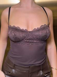 Bethéva 女士蕾丝拼布紧身性感吊带背心 - 咖啡棕 - 查看 3