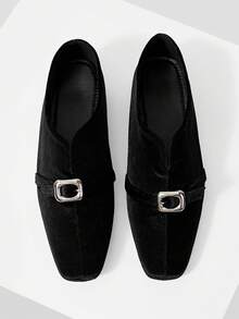 Mnmlis Sepatu Flat Wanita Serbaguna untuk Komuter dengan Gesper, Cocok untuk Hari Valentine - Hitam dan Putih - View 2