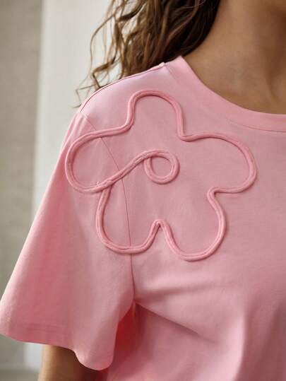 MOTF PREMIUM ELEGANT 3D-BRODERAD T-SHIRT MED RUND HALS OCH KORT ÄRM FÖR DAM I PLUS SIZE