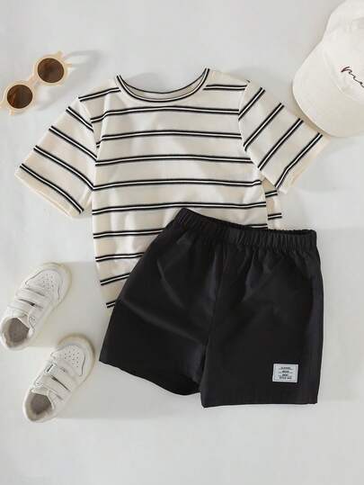 THE HAPPY LOOK 2pcs/Set Young Boy Striped Pattern Round Neck Short Sleeve Dropped Shoulder Top And Elastic Waist Shorts Set