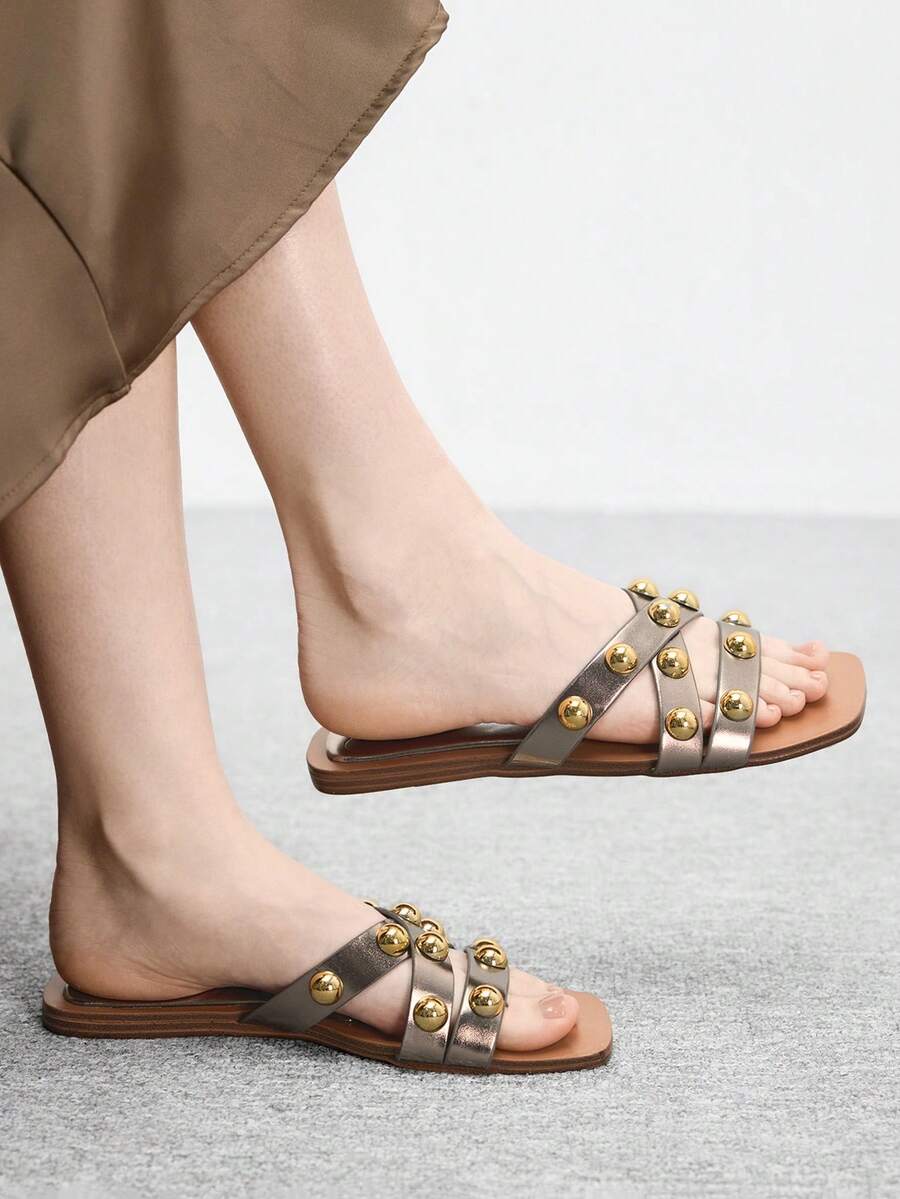 CUCCOO BIZCHIC Sandalias planas de uso diario versátiles y con diseño de remaches para mujer - Gris Oscuro - Ver 1