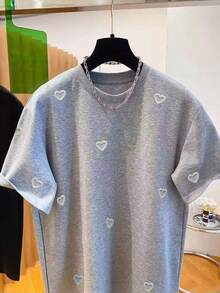 Resyla Women's Round Neck Heart Studded T-Shirt - Round Neck Casual Top - Lightweight T-Shirt Suitable For All Seasons - Grey - View 4