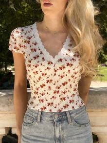 Pariaura 优雅修身红白碎花短袖上衣 - V领蕾丝泡泡袖收腰设计，春夏百搭露脐上衣；俏皮活力红白碎花短袖上衣 - V领蕾丝泡泡袖收腰设计，春夏复古露脐上衣；少女红白碎花短袖上衣 - V领蕾丝泡泡袖收腰设计，春夏精致露脐上衣 - 紅白色 - 查看 3