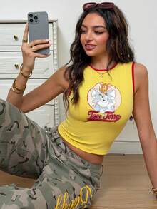 TOM & JERRY X SHEIN Damski, swobodny, codzienny top do pracy, zabawny, uroczy, z kreskówkowym nadrukiem w kształcie litery baseballowej, kontrastowym wiązaniem, dopasowany, krótki top, letni - Żółty - Zobacz 4