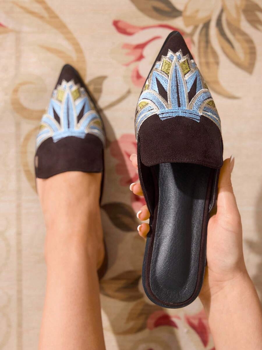 CUCCOO TILAWA Sepatu Selop Wanita Berujung Lancip dengan Motif Bordir, Kasual, Modis, Cocok untuk Hari Valentine - Rust Brown - View 1