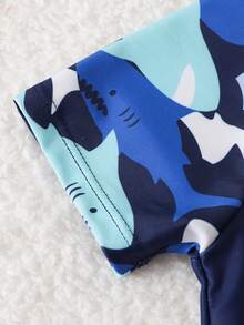 SHEIN 男童卡通鲨鱼印花泳衣套装，适合海滩游泳和玩耍 - 彩色 - 查看 4