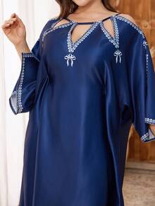 Al Najma Plus Size Lace-Up Hollow Out Shiny Graphic Print Dress Kaftan Jalabiya Dress - Blue - View 2