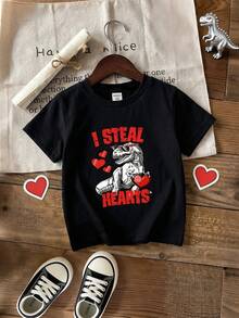 SHEIN Playful Pals 幼童男孩情人節恐龍短版套裝 嬰兒與男嬰黑色紅色字母印花圓領T恤 夏季休閒職業日服裝套裝 - 黑色 - 查看 2