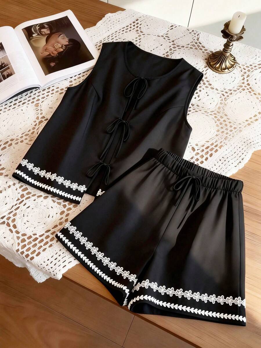 SHEIN LUNE Women's Plus Size Faux Linen 2 Pieces Set,Summer Elegant Black And White Lace Patchwork Crew Neck Top And Shorts Set,Tea Party Vacation Outfit Sets - Black - View 1