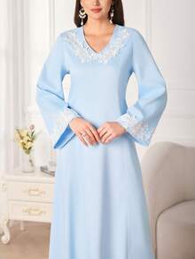 Al Najma Đầm maxi kiểu Ả Rập thanh lịch dành cho nữ, cổ chữ V, đính kết và ghép vải, tay loe, thắt eo. - Màu xanh lam - Xem 1