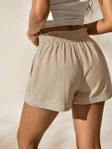 Easelle 卡其色梭织女式休闲波西米亚风撞色刺绣舒适短裤，配串珠肩带，毕业季必备 - 卡其色 - 查看 2