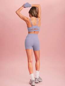 GLOWMODE 4.3英寸 FeatherFit™ 高腰短裤，内置防滑裤带，适合低冲击瑜伽、普拉提、日常休闲穿着 - 淡紫色 - 查看 9