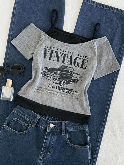 SHEIN T-shirt i 2-i-1-modell för flickor med streetwear-mönster. Den här t-shirten har bokstäver och biltryck, och en kortärmad design med kalla axelband. Lämplig för sommaraktiviteter, shopping och fotografering.