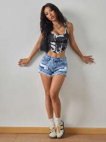 SHEIN PETITE Women's Casual Distressed Frayed Hem Slant Pocket Denim Shorts, Summer - Medium Wash - View 5