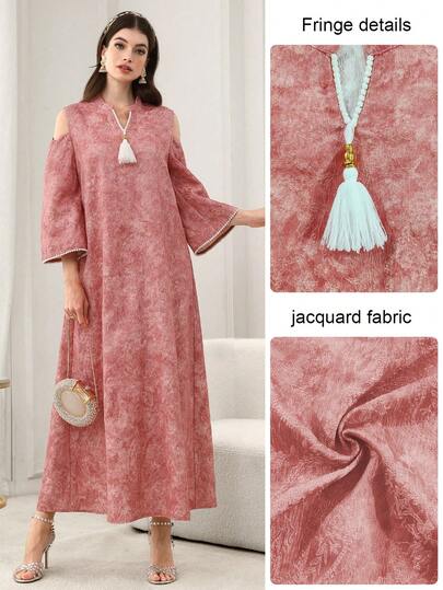 Yasmyna 白色吊坠点缀露肩袖粉色提花阿拉伯风格连衣裙