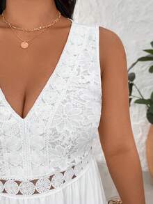 SHEIN CURVE+ Đầm không tay thanh lịch dành cho nữ cỡ lớn, phối ren tương phản, xẻ tà bên hông. - trắng - Xem 6