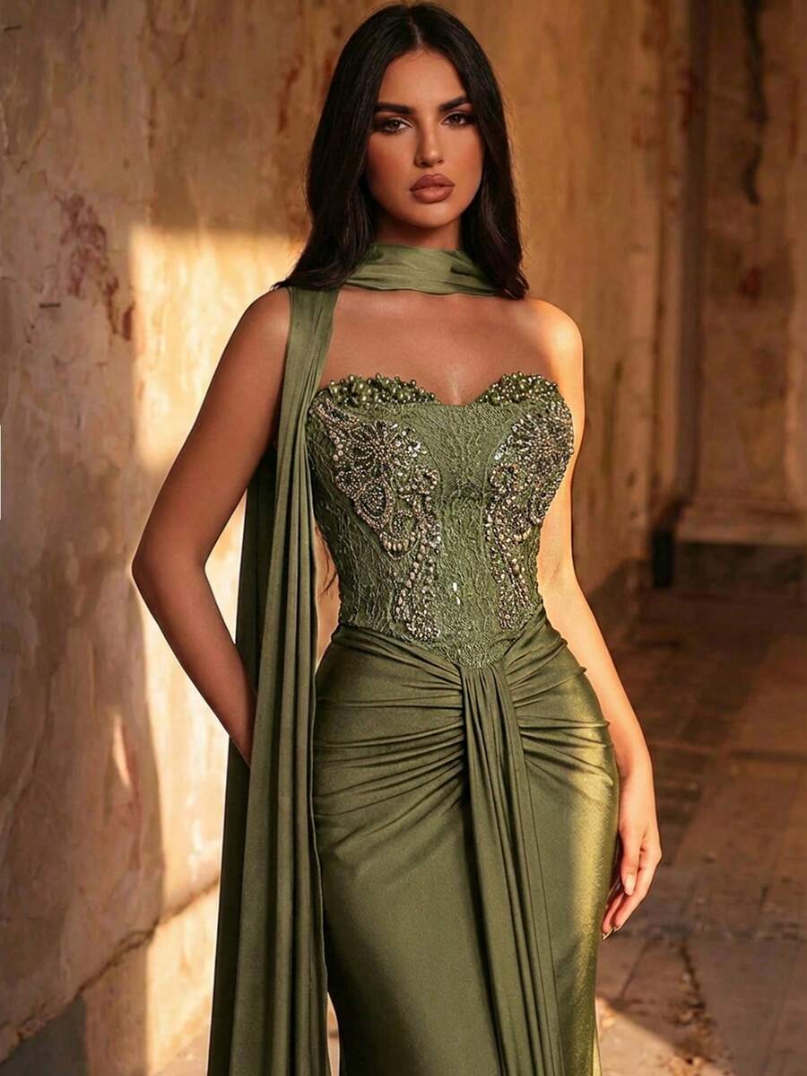 Glamrae 优雅的牛油果绿浪漫蕾丝拼接弹力针织无肩带领口重工刺绣串珠美人鱼尾正式礼服，适合婚礼、派对和正式场合。