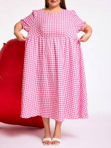 SHEIN CURVE+ 加大码格纹长款休闲连衣裙，适合春季和情人节穿着，甜美可爱 - 粉色 - 查看 10