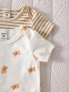 SHEIN Bộ đồ 4 món cho bé sơ sinh: Áo liền quần tay ngắn kẻ sọc in hình gấu dễ thương + quần short, chất liệu co giãn, thích hợp cho tiệc tùng, kỳ nghỉ, dã ngoại, chụp ảnh, đáng yêu, mềm mại, rộng rãi và thoải mái. - Nhiều màu - Xem 5