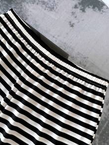 SHEIN Ensemble coordonné de t-shirt ajusté à col ras du cou à manches courtes et pantalon skinny rayé noir et blanc pour adolescentes, décontracté et polyvalent - Noir et Blanc - Voir 4