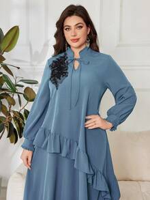 Lacomfia Gaun Ukuran Besar Elegan dengan Kerah Tinggi dan Aplikasi - Dusty Blue - View 5