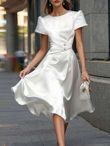 Balvessa 女士纯色圆领短泡泡袖优雅收腰缎面连衣裙 - 白色 - 查看 4