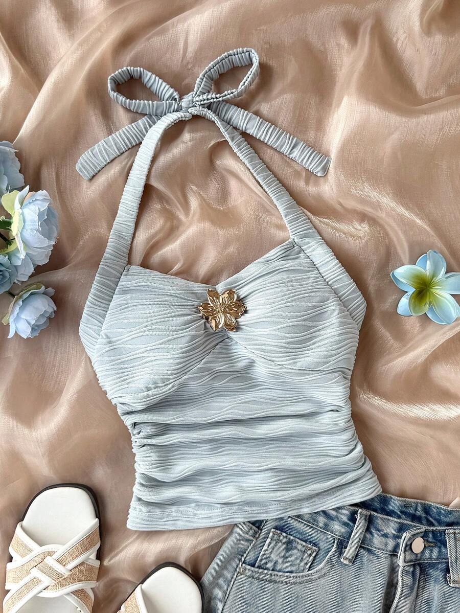 SHEIN 少女休闲日常时尚度假露背纹理面料朦胧蓝色无袖上衣，正面中央饰有装饰 - 霧霾藍 - 查看 1