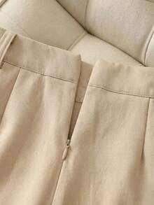 Franclia A Brown, One-Shoulder, Sleeveless, Fitted Vest Paired With Casual And Stylish Apricot-Colored Zip-Up Shorts. An Elegant Two-Piece Set Suitable For Everyday Wear, Commuting, Business Dates, And More. A Preppy Style, Perfect From Spring To Summer, Suitable For Valentine's Day, Carnivals, And Other Occasions. A Sophisticated And Casual Women's Outfit.Graduation Season Attire, Fashionable Casual Commuter Wear, Business Office Wear, Versatile And Stylish Everyday Casual Wear, Urban Teacher's Professional Attire - Brown - View 4