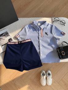 SHEIN 两件套，价格实惠，休闲运动学院风，彩色条纹缎带装饰Polo领短袖衬衫搭配卡其色梭织短裤，适合日常穿着、运动、郊游、校园活动、聚会、节日庆典、拍照、返校季、春夏穿着。 - 藏蓝色 - 查看 5