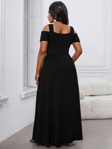 SHEIN Lady New Plus Size Women's Black Off-Shoulder Maxi Dress, Sexy & Charming, Slit Hem Long Dress, Everyday Casual Wear, Date/Hangout/Party/Afternoon Tea Dress, Elegant & Slimming, Showcasing Feminine Charm, Summer Short Sleeve, Vacation, Stretchy Fabric - Black - View 2