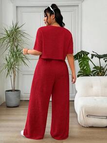 SHEIN EZwear Set de 2 piezas Talla grande Mujer Blusa de cuello redondo roja de manga corta y Pantalones anchos de cintura con cordón, Casual - Rojo - Ver 2
