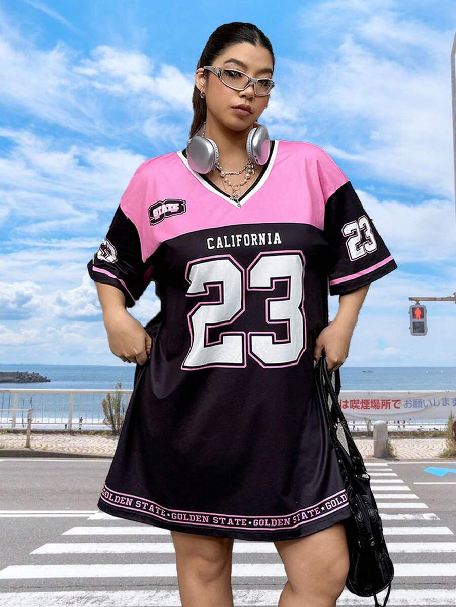 Muchica 大码女式休闲时尚街头运动风数字字母印花撞色V领宽松T恤裙，夏季 - 黑色 - 查看 1