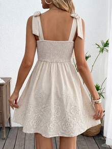 SHEIN LUNE Đầm ngắn nữ kiểu dáng thường ngày, thêu hoa, thích hợp cho kỳ nghỉ, đi làm, mặc hàng ngày, trang phục thời trang với dây buộc eo. - Màu be - Xem 2
