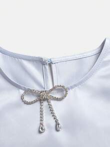 SHEIN 少女浅蓝色派对休闲优雅套装，闪亮银色水钻蝴蝶结装饰，薰衣草色花朵荷叶边，无袖上衣+配套A字裙两件套 - 淺藍色 - 查看 3