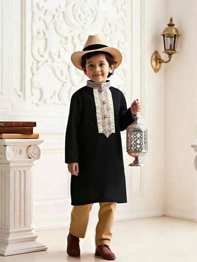 2 piezas Conjunto de ropa tradicional china para niños pequeños, que incluye una túnica larga con cuello Mao y dobladillo medio abierto con adornos dorados y diseño de botones, combinada con pantalones elásticos en la cintura de color caqui. Tela suave y cómoda, adecuada para el hogar, actividades al aire libre, fiesta de cumpleaños, bautizo, primer cumpleaños, celebración, banquete, boda y otras ocasiones, primavera/verano/otoño