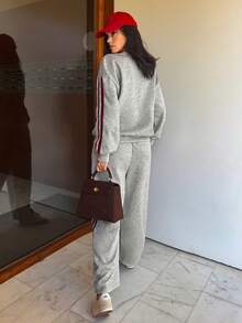 Aidyla Set de 2 sudaderas con capucha de felpa con rayas de colores contrastantes, estilo callejero de moda - Gris - Ver 2