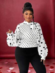 Maweii 大码女士优雅波点雪纺印花薄纱领蝴蝶结前褶泡泡袖衬衫，适合音乐会、郊游、夜间约会、派对、圣诞节、新年等各种场合。 - 彩色 - 查看 1